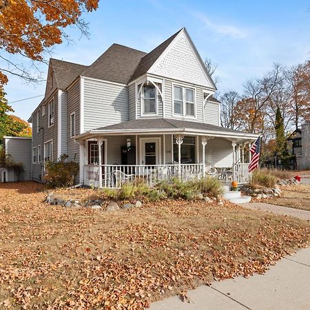 Charlevoix House - The Northside Bed & Breakfast Bagian luar foto