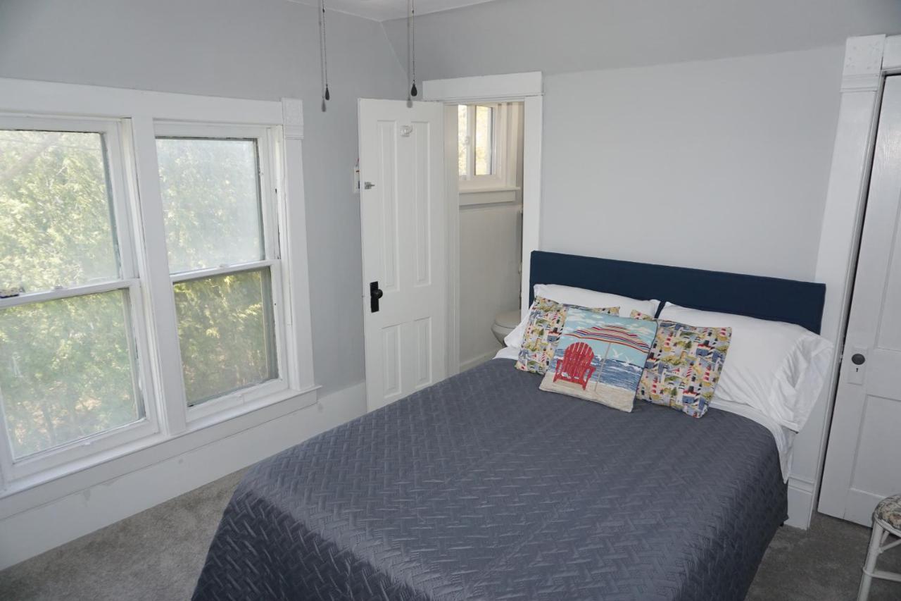 Charlevoix House - The Northside Bed & Breakfast Bagian luar foto
