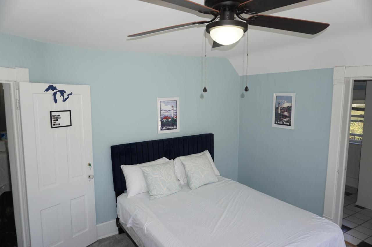Charlevoix House - The Northside Bed & Breakfast Bagian luar foto