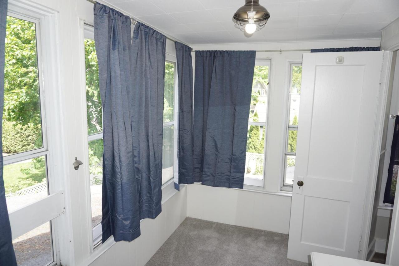 Charlevoix House - The Northside Bed & Breakfast Bagian luar foto