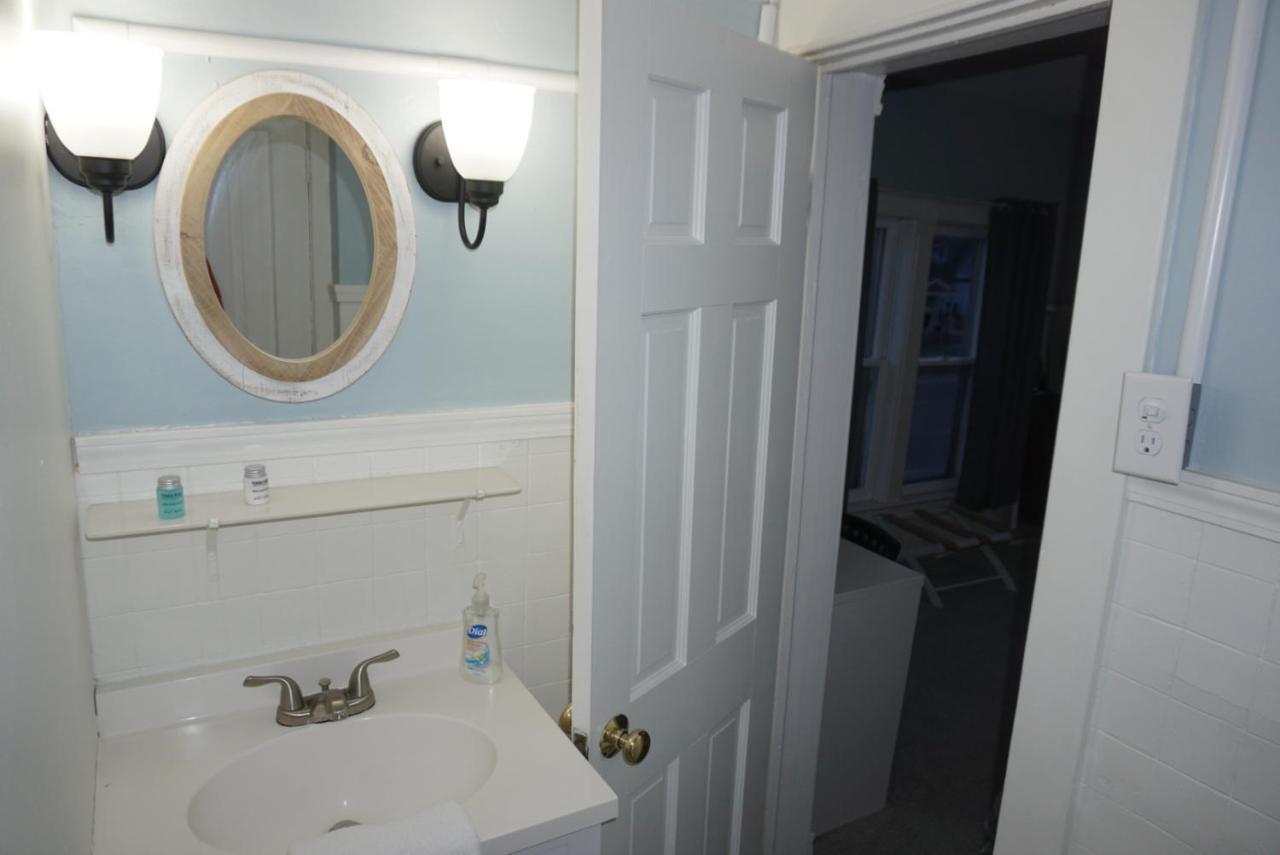 Charlevoix House - The Northside Bed & Breakfast Bagian luar foto