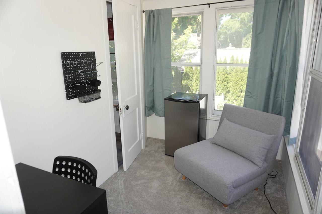 Charlevoix House - The Northside Bed & Breakfast Bagian luar foto